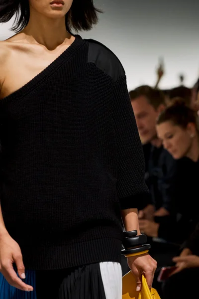 Look 143